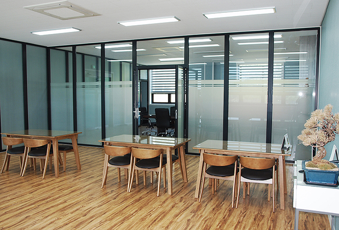 Folding Door Extension System(Fixed Window) Image3