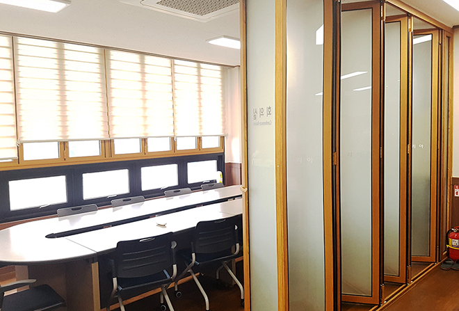 Folding Door Extension System(Wood texture pattern) Image2