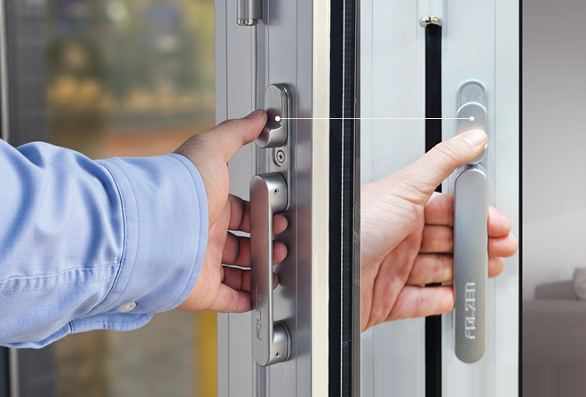 Premium Handle Image 3