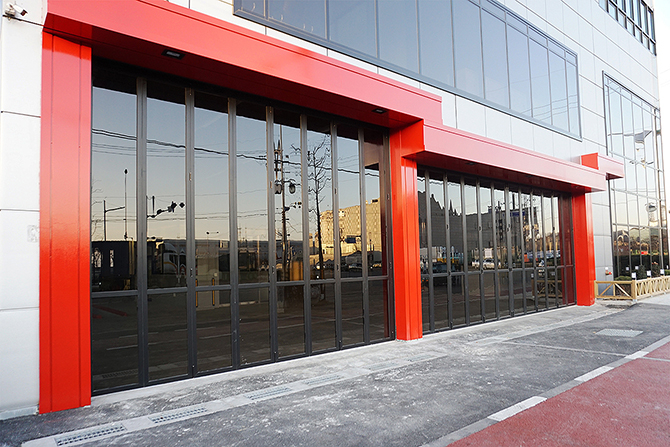 Smart Folding Door(For Auto Shop) Image2