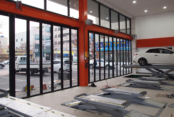 Smart Folding Door(For Auto Shop) Image5